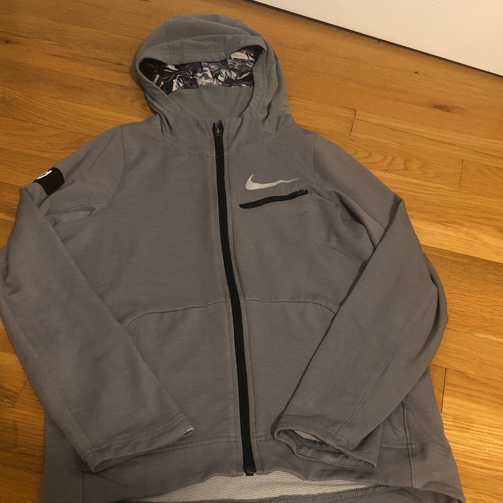 Nike used dri-fit boys medium Kevin Durant grey zipper jacket.